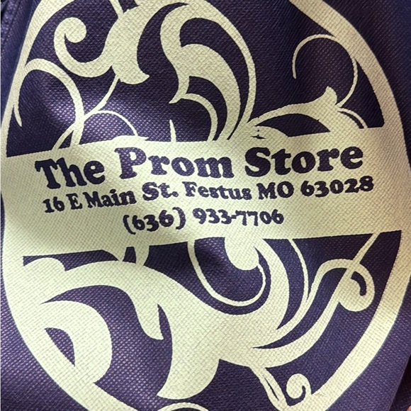 Short hoco dress. Size 000 with slight alterations. - Picture 4 of 4